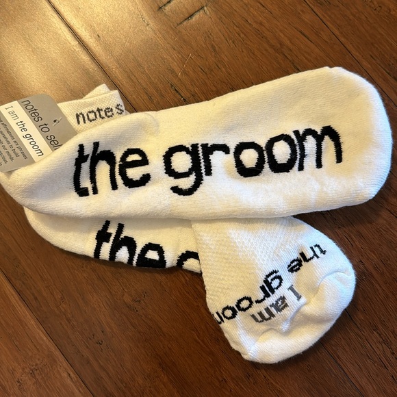 Notes to Self “I am the groom” Socks - Picture 3 of 3
